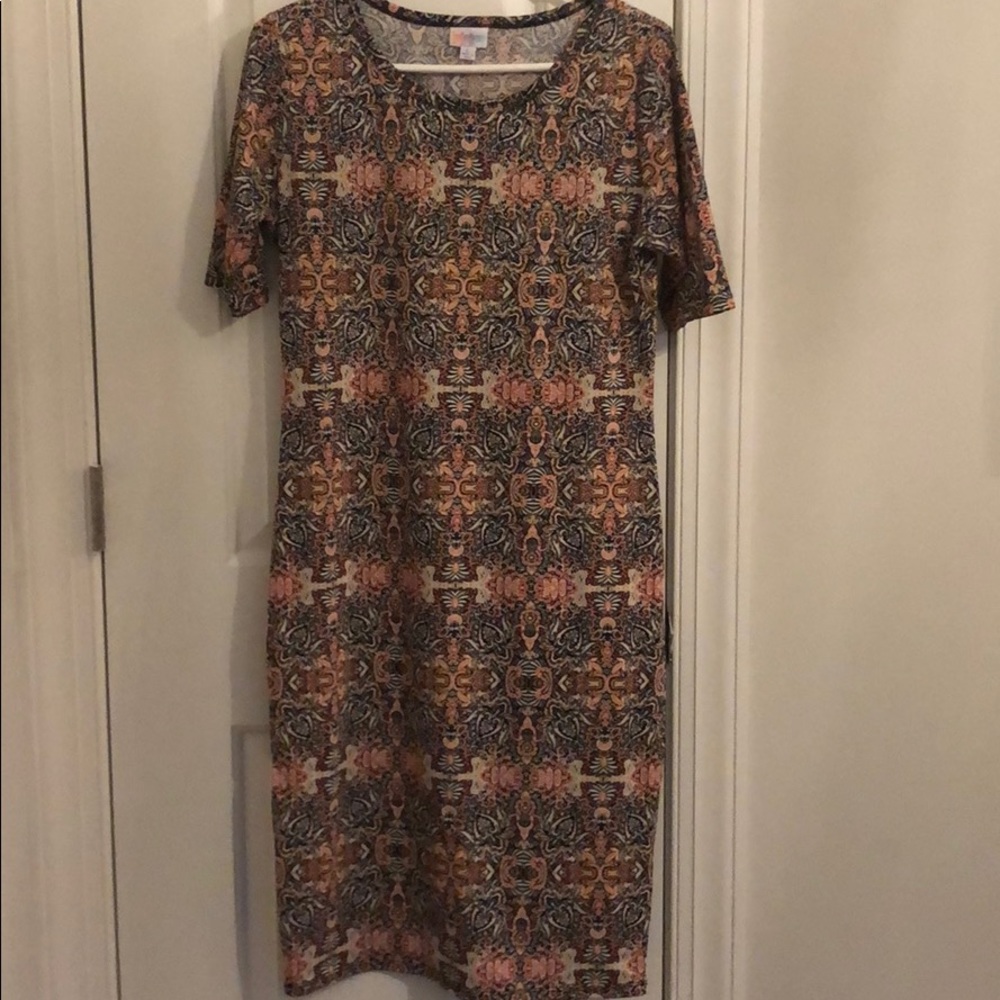 LuLaRoe L Julia pink, gorgeous pattern